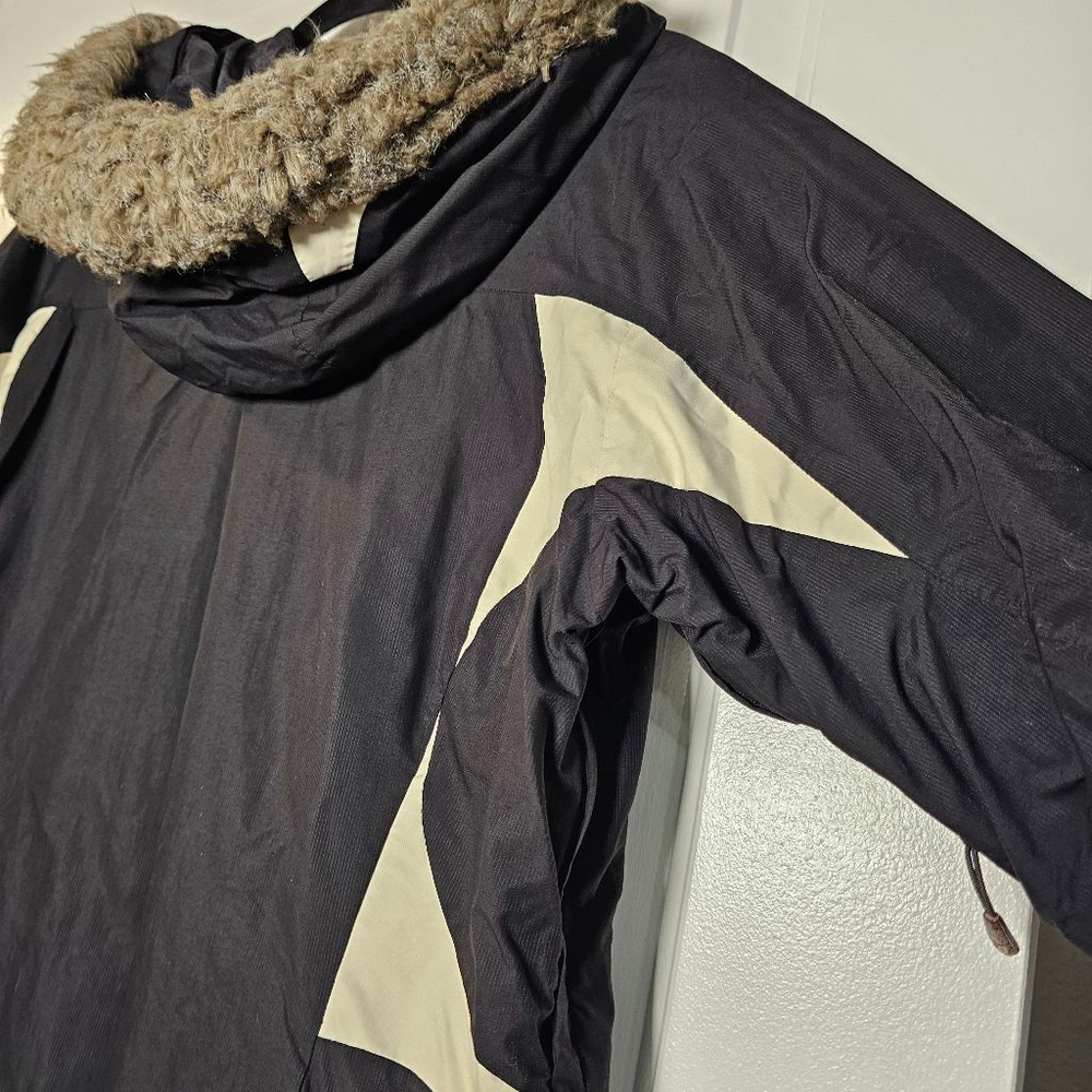 Columbia med lightweight black/cream winter jacket - Picture 10 of 12